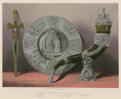 Um chifre bebendo escandinavo por JG Schwartz e filho, um punhal por J Didrichsen, um Salver por C Moller, Copenhaga de English School