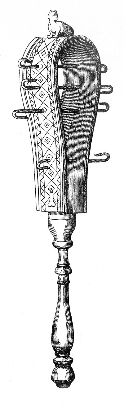Um sistrum de English School