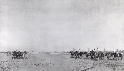 Uma patrulha do 14º Hussardos com o Comandante Tenente-Coronel RW Hewitt DSO se aproximando para levar a rendição turca na Surrender of Kazimain, 11 de março de 1917, publicado em 1918 (photolitho) de English School
