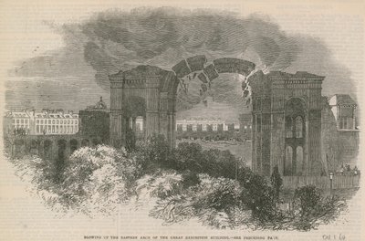 Explodindo o arco oriental do Grande Edifício de Exposições de English School