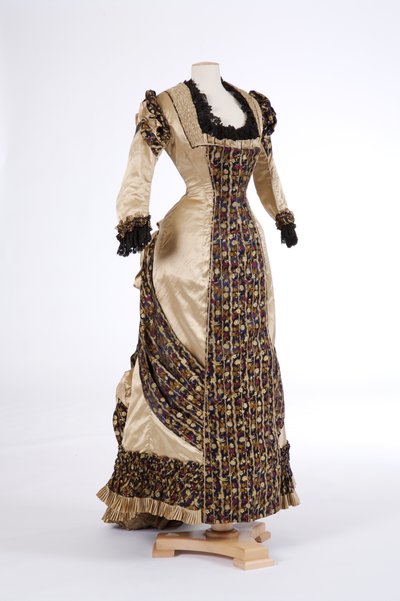 Vestido de noite de English School