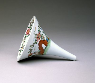 Famille Rose Wine Funnel, Porcelana de Worcester, 1753-55 (porcelana esmaltada) de English School