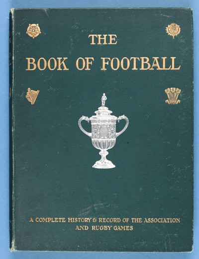 Capa do livro de futebol. Uma história completa e registro da associação e jogos de rugby 1905 de English School
