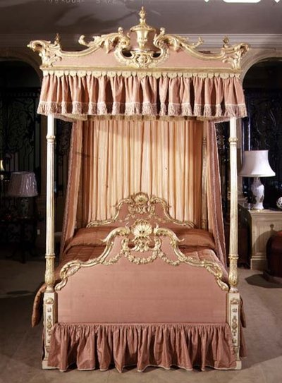 George III cama de quatro colunas, final do século XVIII (talha e madeira dourada pintada) de English School