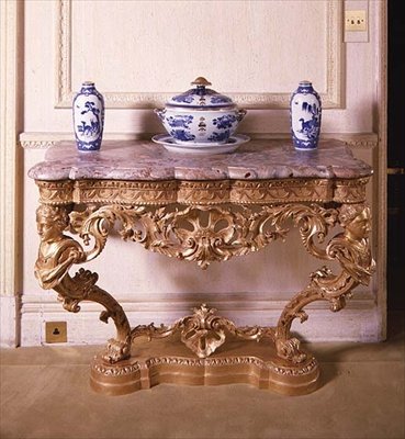 Mesa de console esculpida George II, c.1750 (madeira dourada com tampo de mármore) de English School