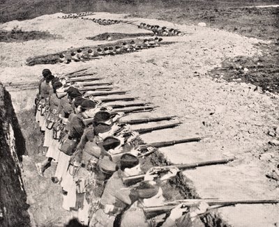 Glasgow Highlanders in trenches, 1915, de &39;The War Illustrated Album deLuxe&39; publicado em Londres, 1916 de English School