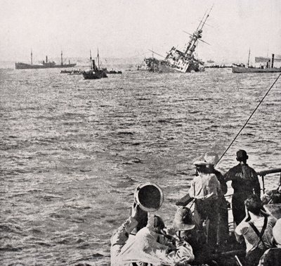 HMS Majestic naufrágio 27 de maio de 1915, de &39;The War Illustrated Album deLuxe&39;, publicado em Londres, 1916 de English School