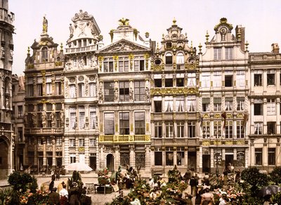 As velhas casas da Grand Place, em Bruxelas (foto colorida à mão) de English School