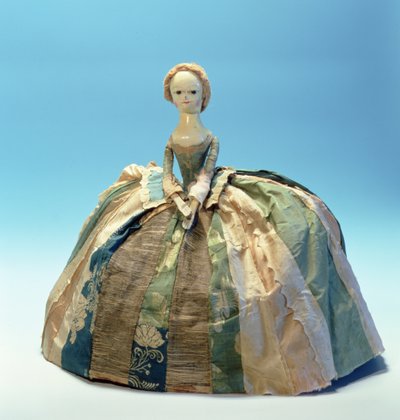 Boneca Letitia Penn (madeira e tecido) de English School