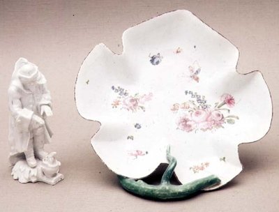 Longton Hall prato de folhas, Trembly Rose, 1755, e figura de inverno, 1758 (porcelana) de English School