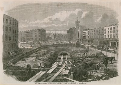 Obras ferroviárias metropolitanas em Kings Cross de English School