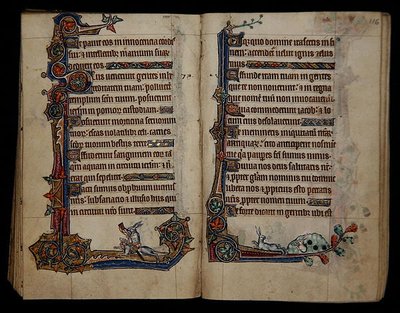 Ms 1-2005, ff.115v-116r: caça ao coelho montado num cão, decoração marginal do Macclesfield Psalter, Uso de Sarum, East Anglia, c.1330 (vellum) de English School