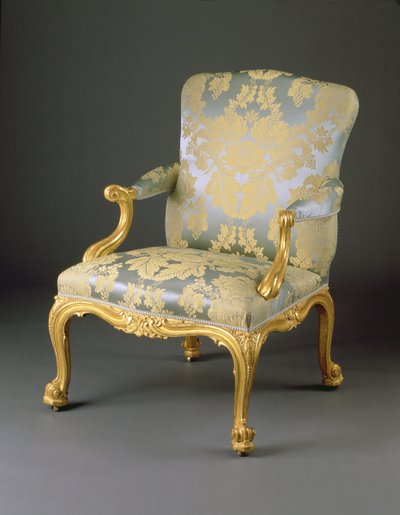 Uma de um conjunto de quatro poltronas George III, c.1765 (giltwood esculpida e estofamento) de English School