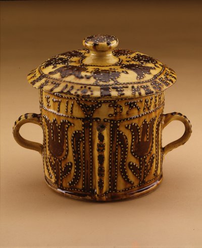 Posset pote com tampa, 1711 (slipware) de English School