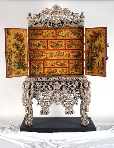The Witcombe Cabinet, c.1697 (madeira japanizada e prateada) de English School