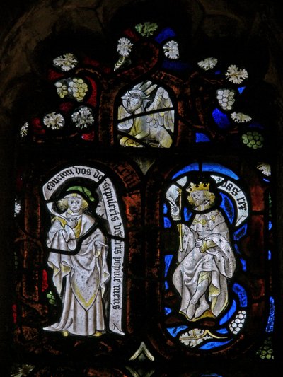 Janela Ew retratando figuras de árvore de Jesse com touro de St Lukes de English School