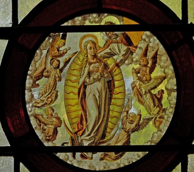 Janela retratando a Assunção da Virgem Maria de English School