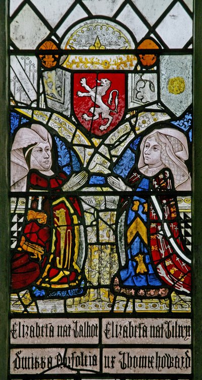 Janela w1 representando Elizabeth Talbot, Duquesa de Norfolk e Elizabeth Tilney, condessa de Surrey com o brasão de armas da família Mowbray acima de English School