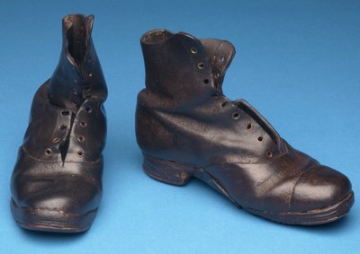 Botas de trabalho, c.1900 (couro) de English School