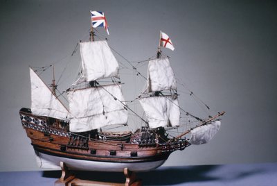 Modelo em escala 1:60 do Mayflower de 1620 (madeira) (ver também 3220) de English School English School
