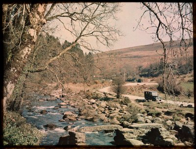 Clapper Bridge, Dartmeet, Widecombe in the Moor, Teignbridge, Devon, Reino Unido de Eric Maybank