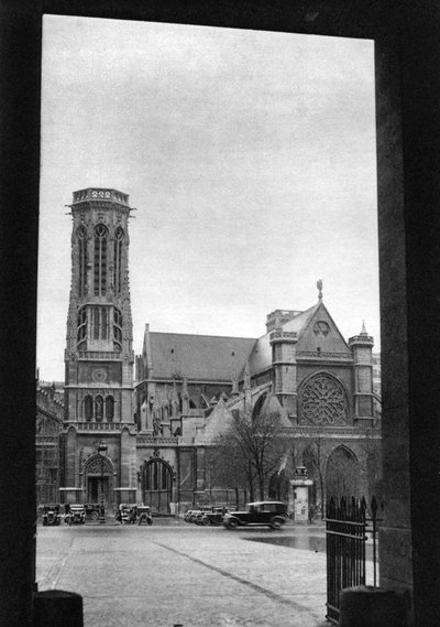 Frente e alpendre de St Germain lAuxerrois, Paris, 1931. de Ernest Flammarion