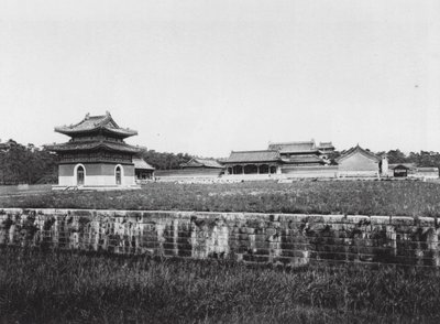 Siling, Chihli, um templo tumular (fotografia a preto e branco) de Ernst Boerschmann