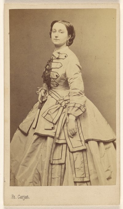 [Mulher de pé]. de Etienne Carjat