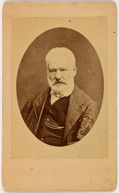 Victor Hugo de frente de Etienne Carjat