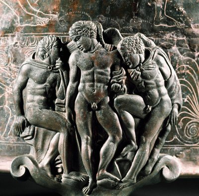 Arte etrusca: detalhe do pé da Ficoroni Cistus de bronze representando Hércules, Iolaos e Eros entre eles. Do Preneste (Palestrina). 340 AC. Museo Nazionale di Villa Giulia, Roma. de Etruscan
