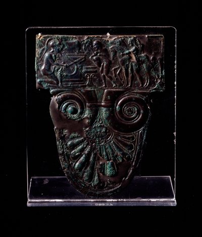 Civilização etrusca: placa de bronze referente ao mito de Troilo (Troilus) 520 AC (arte etrusca: placa de bronze referente ao mito de Troilo, 520 AC) Dim 15x11,7 cm Florença, Museo Archeologico, inv 63588 - Arte etrusca: placa de bronze referente ao mito d de Etruscan