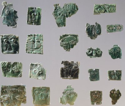 Ex-voto em placa de bronze que representa os olhos. Artefatos dos objetos do Santuário de Reithia Este (Vênecia). Civilização Etrusca, Século V-4 AC. de Etruscan