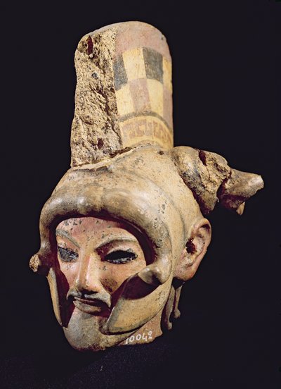 Cabeça de um guerreiro usando um capacete, de Satricum (argila pintada) de Etruscan
