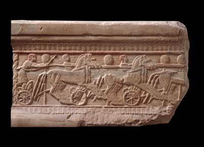 Alívio com uma carruagem de um marco de mármore de Chiusi, Itália, Século VI a.C. de Etruscan