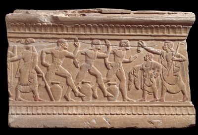 Alívio com uma raça de atletas de um marco de mármore de Chiusi, Itália, Século VI a.C. de Etruscan