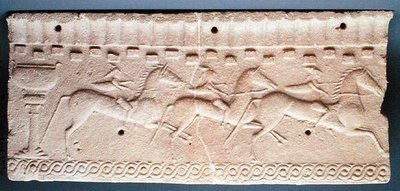Placa com relevo de cavaleiros (pedra) de Etruscan Etruscan