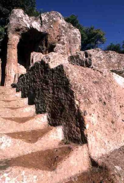 Restos da necrópole (foto) de Etruscan Etruscan