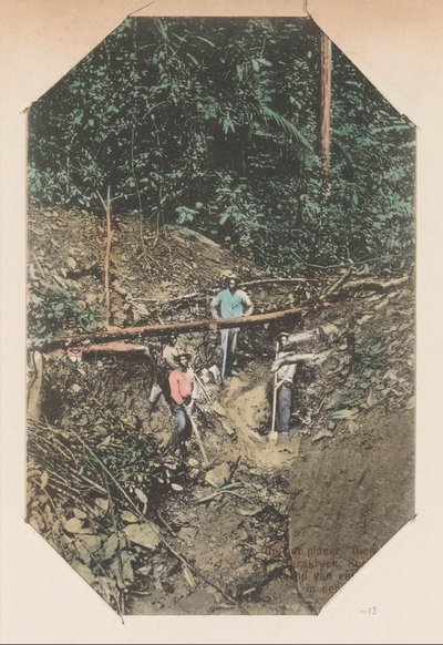 Escavadores de ouro em um placer No placer Dien mersi Sarakreek, Suriname ... cabeça de um recife de quartzo em uma ravina (título no objeto) de Eugen Klein
