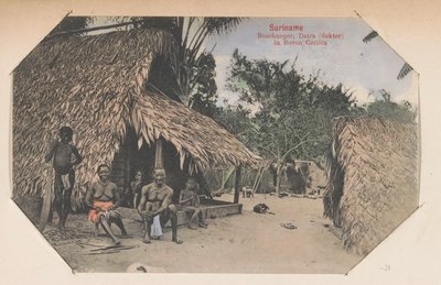 Maroons na frente de sua casa Suriname Bushnegro, Datra (médico) em Boven Cottica (título no objeto) de Eugen Klein