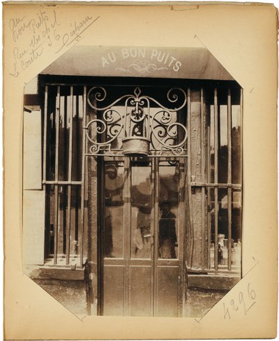 Página do álbum "Documentos para a história da velha Paris", c.1910 de Eugène Atget