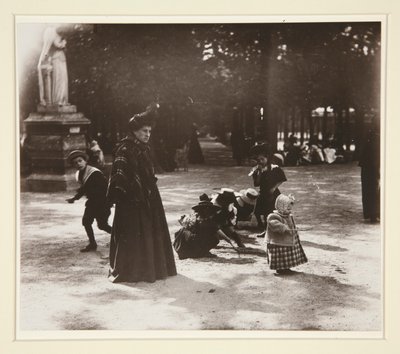Crianças - Jardin Luxembourg de Eugène Atget