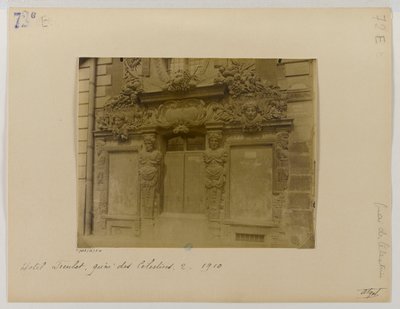 Porta, frente da rua, hotel Fieubet (Hôtel de la Valette, escola de Massillon), 2 quai des Célestins, 4º bairro, Paris de Eugène Atget