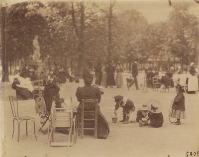 Mulheres e crianças nos jardins de Luxemburgo de Eugène Atget