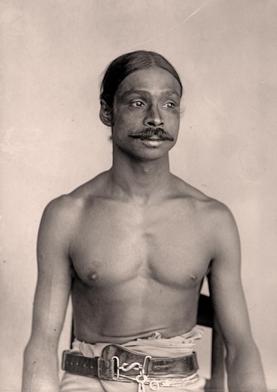Retrato de um homem do Sri Lanka, c.1890 de Eugène Trutat