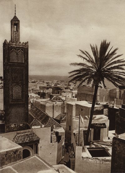 Tânger, Vista da cidade com a Mesquita de Aissaula (foto a p/b) de European Photographer