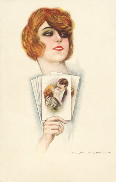 Ruiva segurando cartões que a mostram a beijar um homem (litografia a cores) de European School