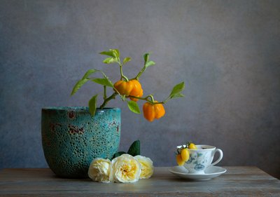 Pimentos frescos e rosas de Fangping Zhou