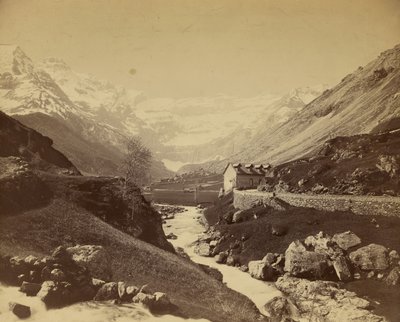 [Rio que atravessa o vale da montanha]. de Farnham Maxwell Lyte