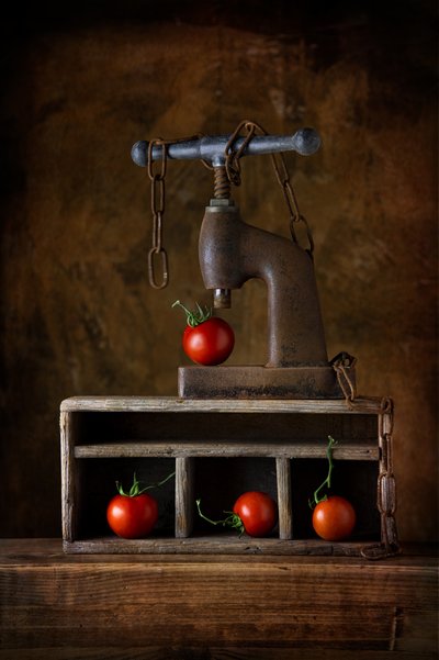 Prensa rústica para tomates de Felice Angelino