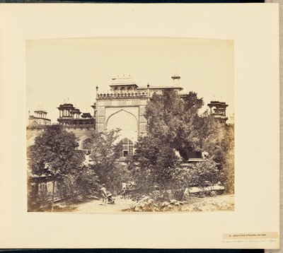 [Túmulo de Akbar em Secundra, perto de Agra] de Felice Beato